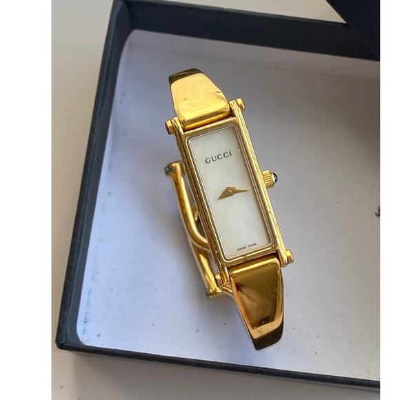 Gucci 1500L Gold-Tone Bangle Watch with White Dial - Picture 7 of 9